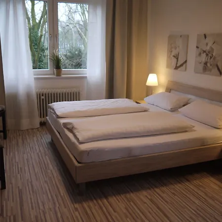 Am Stadion Hotel 2*