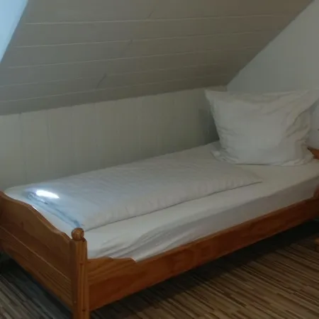Am Stadion 2*