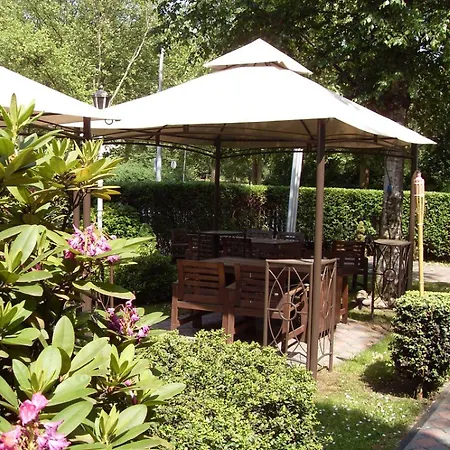 מלון Am Stadion 2*