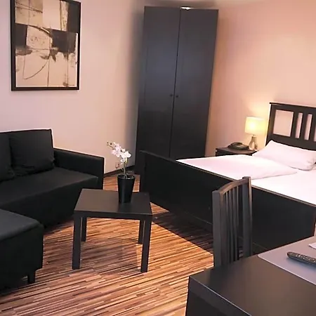 Am Stadion Hotel 2*