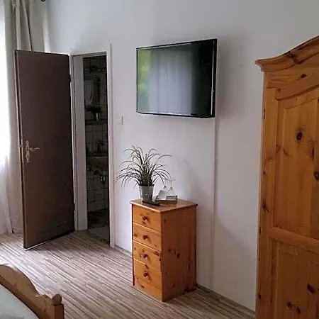 Hotel Am Stadion 2*