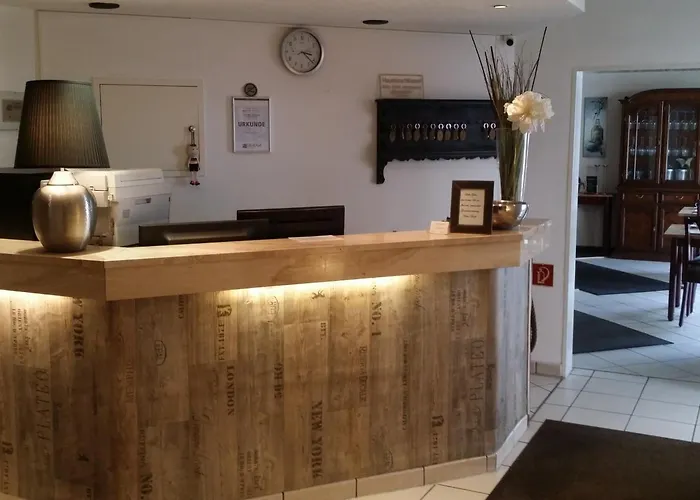 Am Stadion 2* דיסבורג